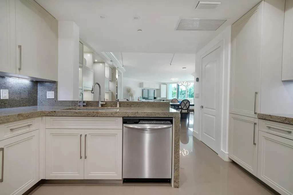 550 SE Mizner Boulevard Boca Raton FL 33432