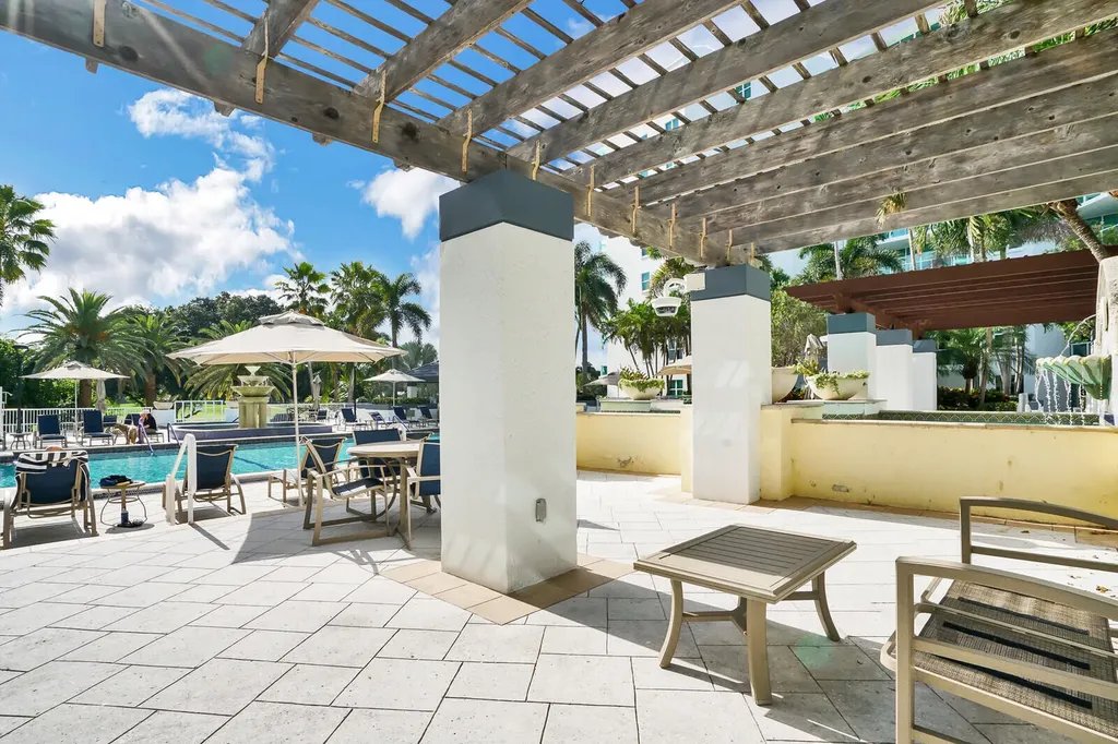 550 SE Mizner Boulevard Boca Raton FL 33432
