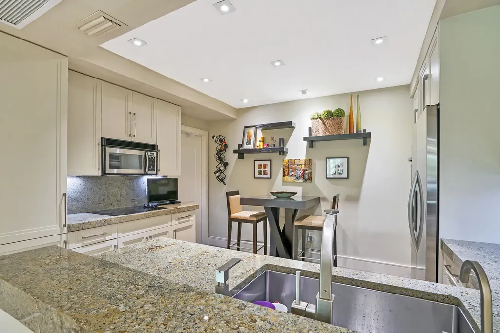 550 SE Mizner Boulevard Boca Raton FL 33432