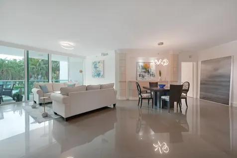 550 SE Mizner Boulevard Boca Raton FL 33432