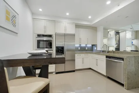 550 SE Mizner Boulevard Boca Raton FL 33432