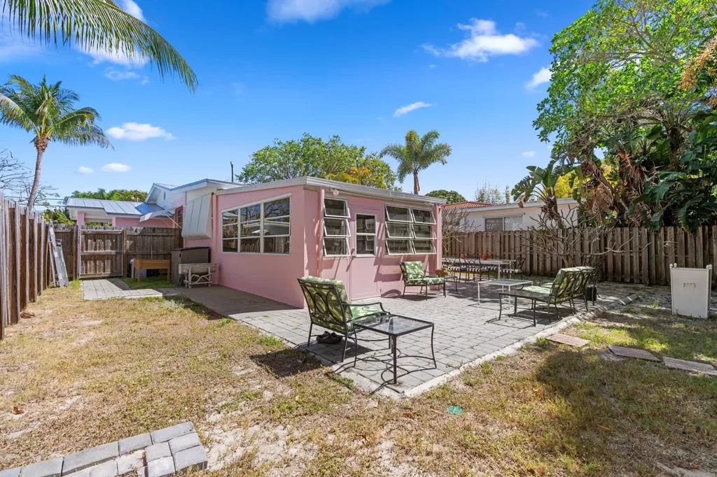 3221 Liddy Avenue West Palm Beach FL 33407