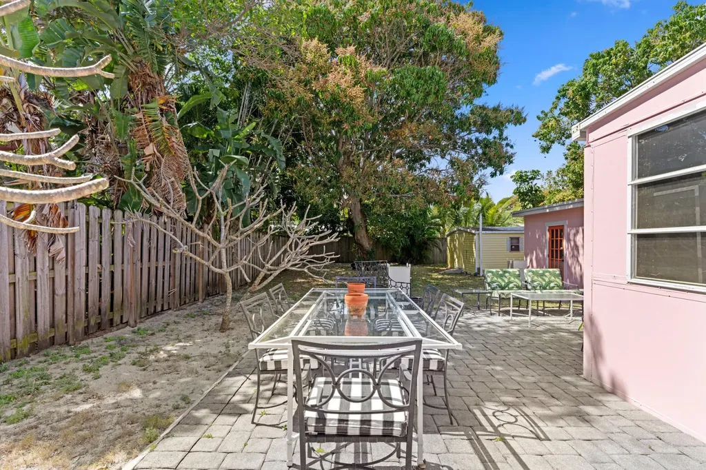 3221 Liddy Avenue West Palm Beach FL 33407