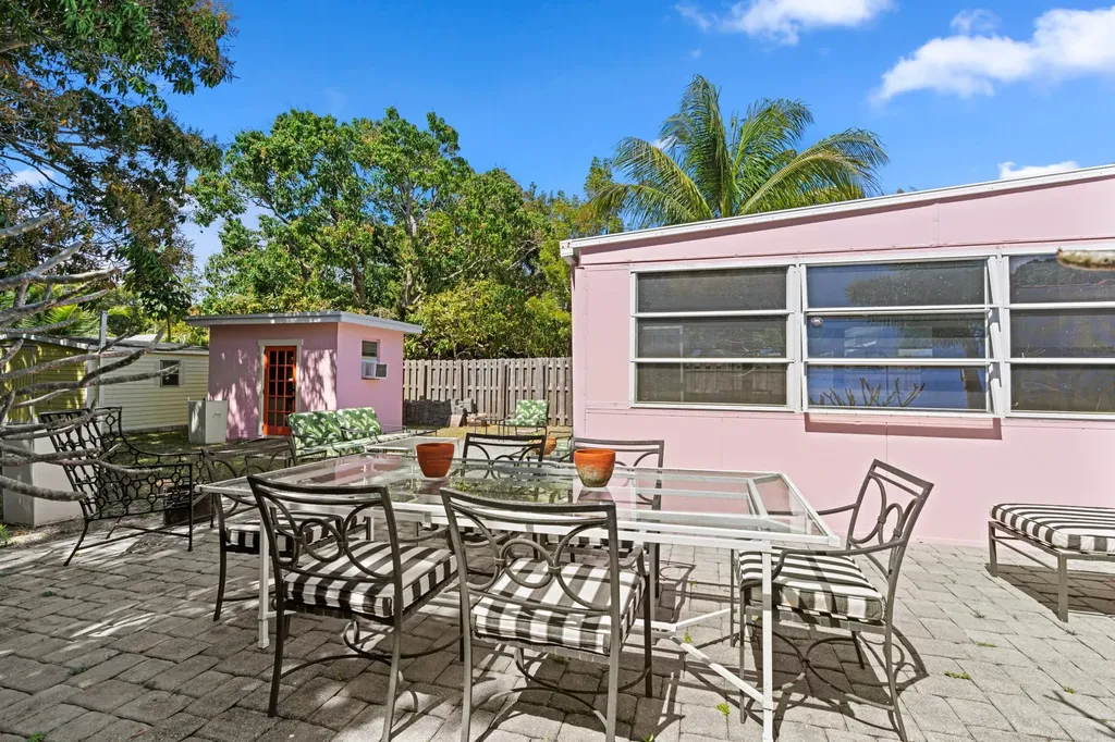 3221 Liddy Avenue West Palm Beach FL 33407