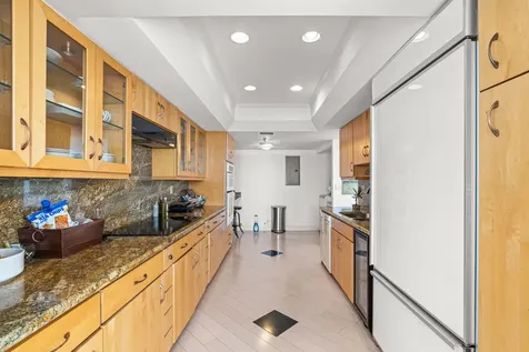 520 Brickell Key Drive Miami FL 33131