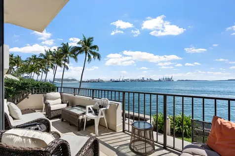 520 Brickell Key Drive Miami FL 33131