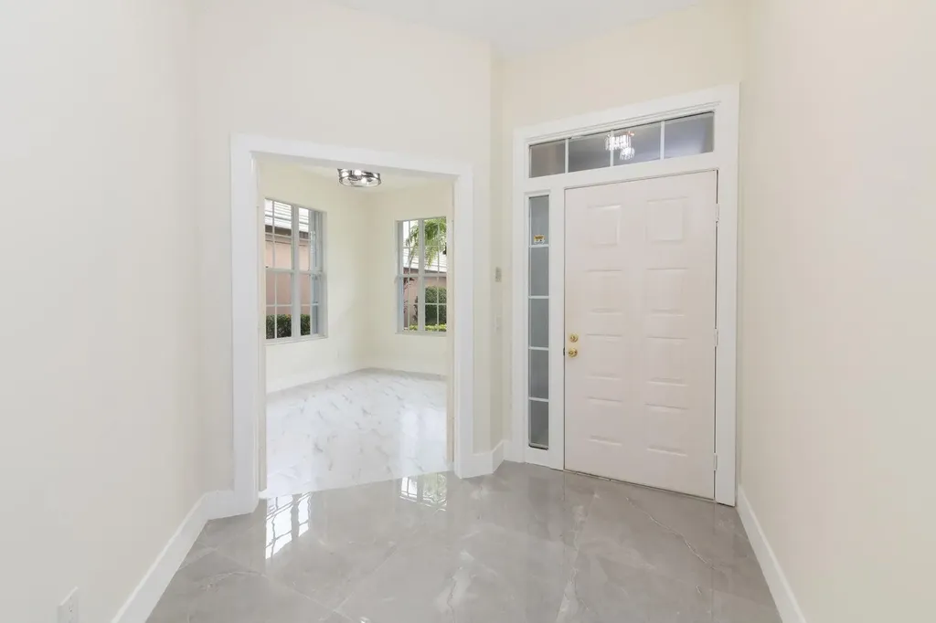 249 NW Bentley Circle Port St Lucie FL 34986