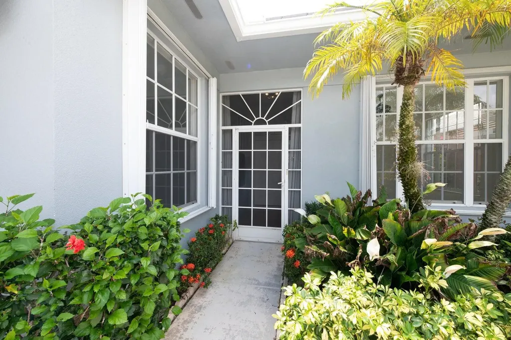 249 NW Bentley Circle Port St Lucie FL 34986