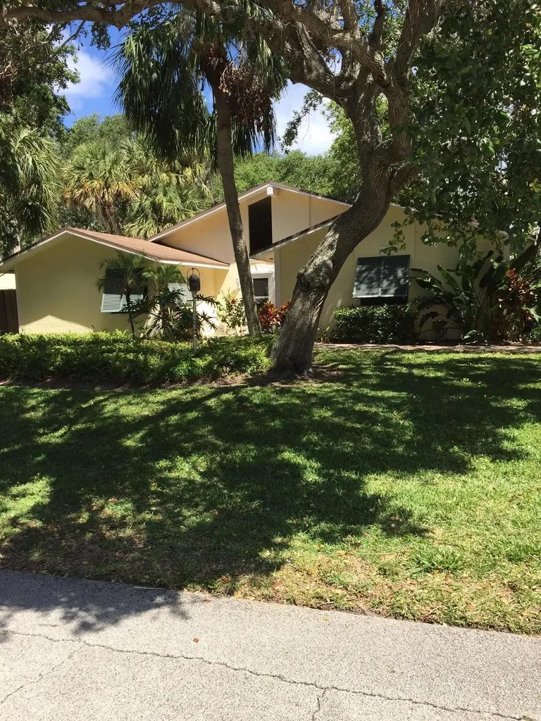 837 Seminole Lane Indian River Shores FL 32963