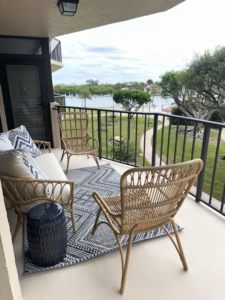 899 Jeffery Street Boca Raton FL 33487