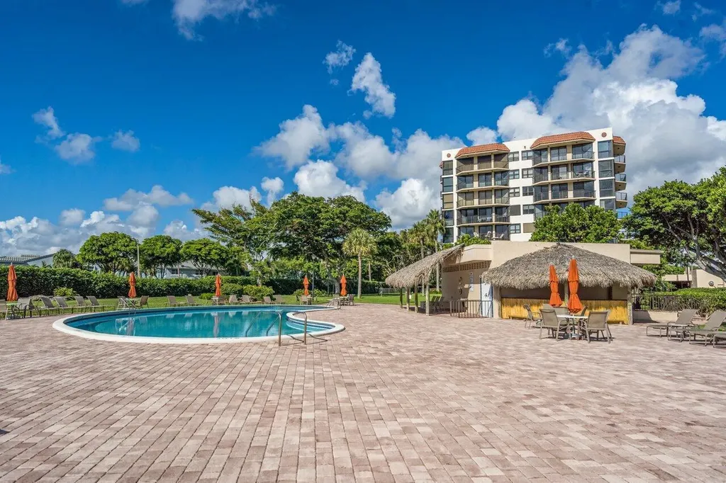 899 Jeffery Street Boca Raton FL 33487