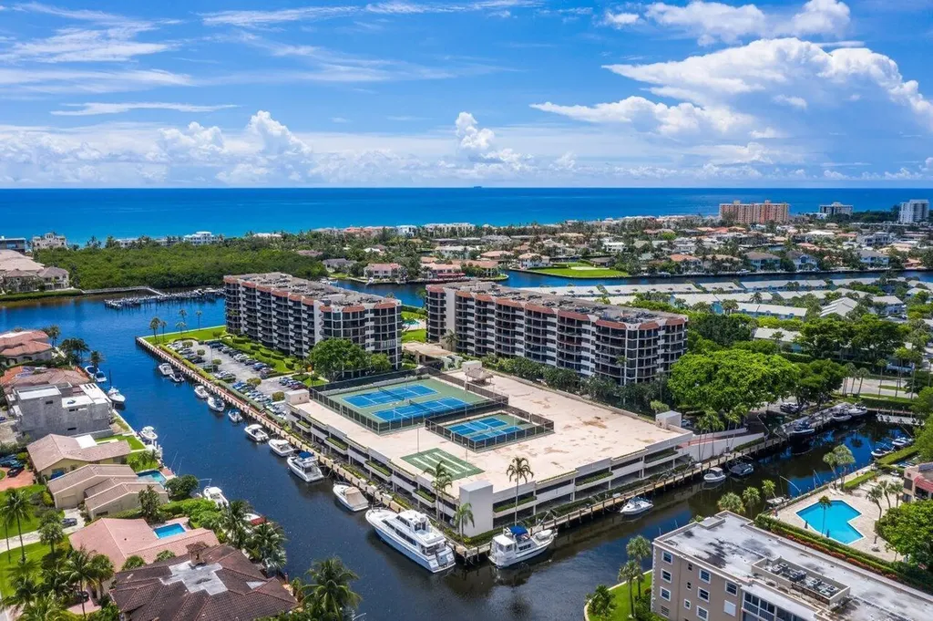 899 Jeffery Street Boca Raton FL 33487
