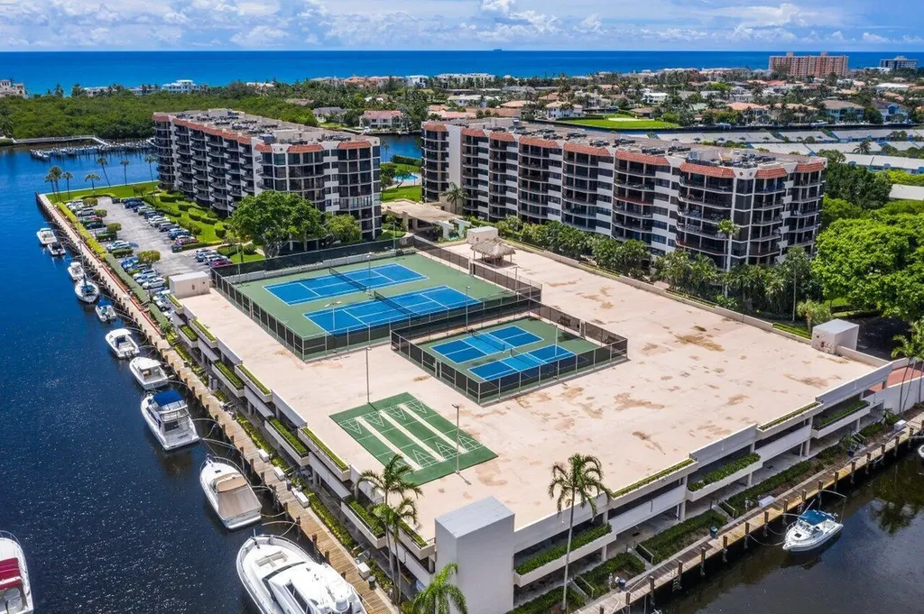 899 Jeffery Street Boca Raton FL 33487