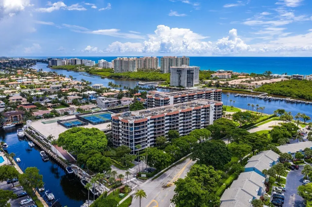 899 Jeffery Street Boca Raton FL 33487