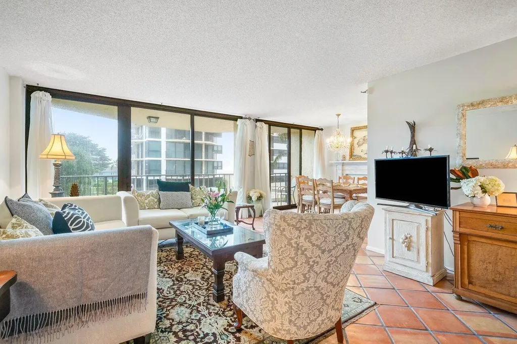 899 Jeffery Street Boca Raton FL 33487