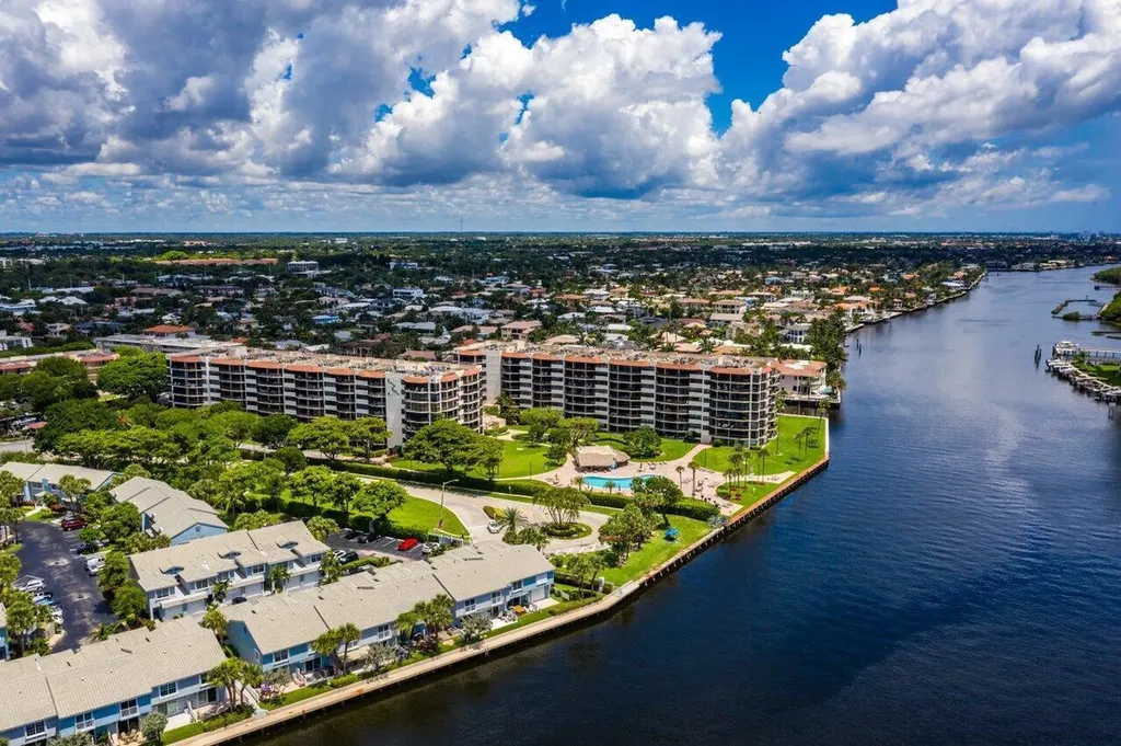 899 Jeffery Street Boca Raton FL 33487
