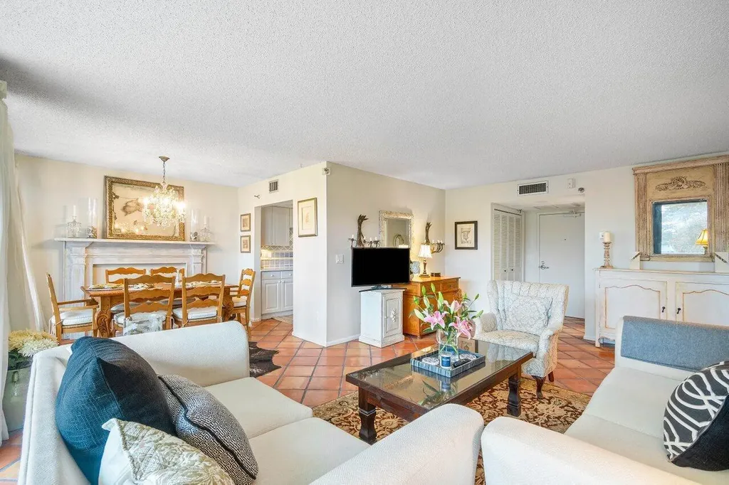 899 Jeffery Street Boca Raton FL 33487