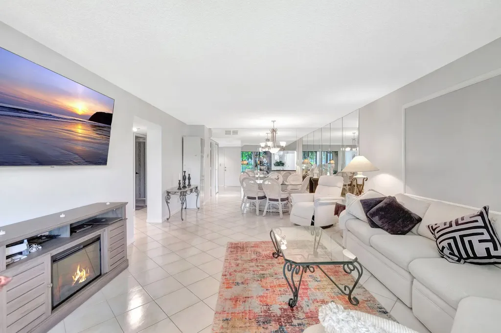 7280 Amberly Lane Delray Beach FL 33446