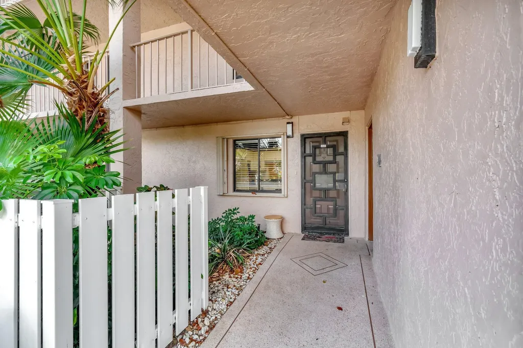 7280 Amberly Lane Delray Beach FL 33446