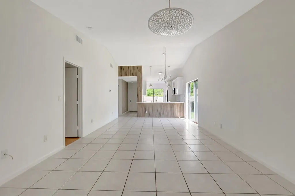 10323 W Boca Bend W Boca Raton FL 33428