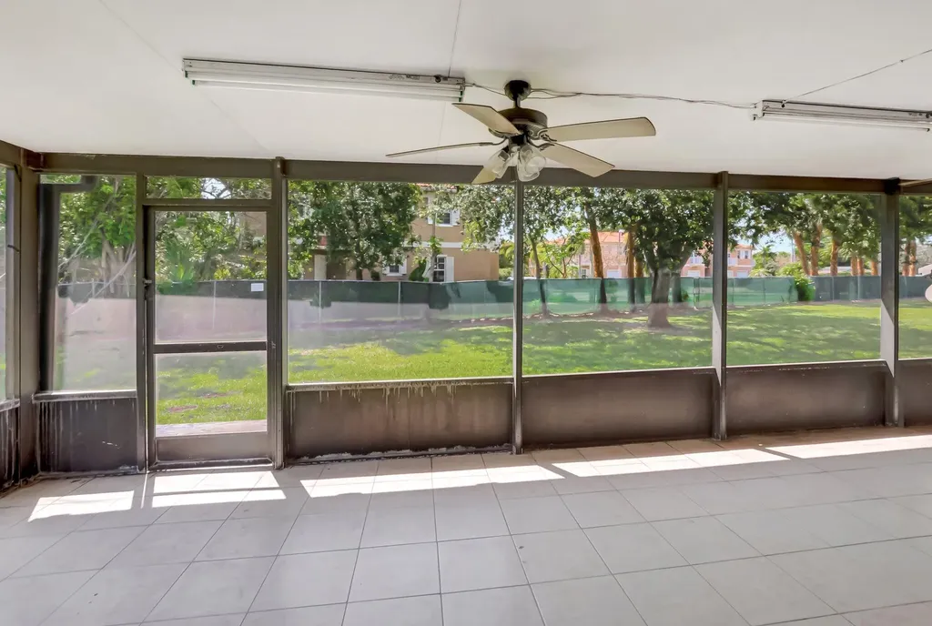 10323 W Boca Bend W Boca Raton FL 33428