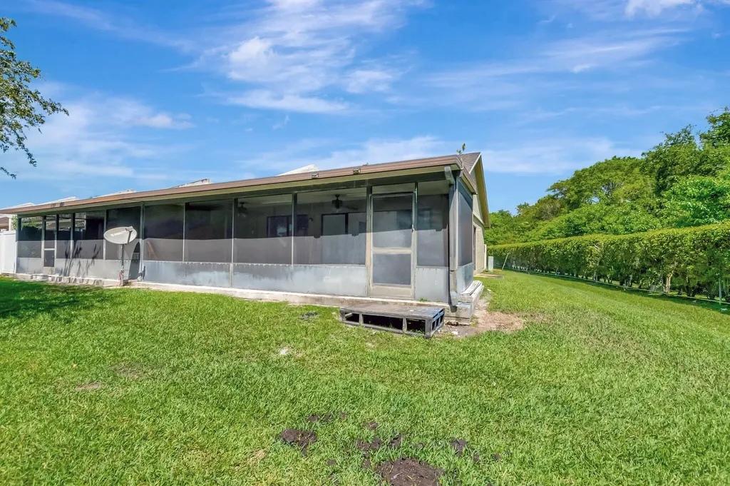 10323 W Boca Bend W Boca Raton FL 33428