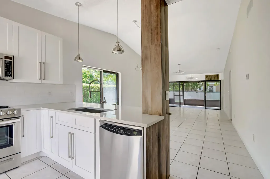 10323 W Boca Bend W Boca Raton FL 33428
