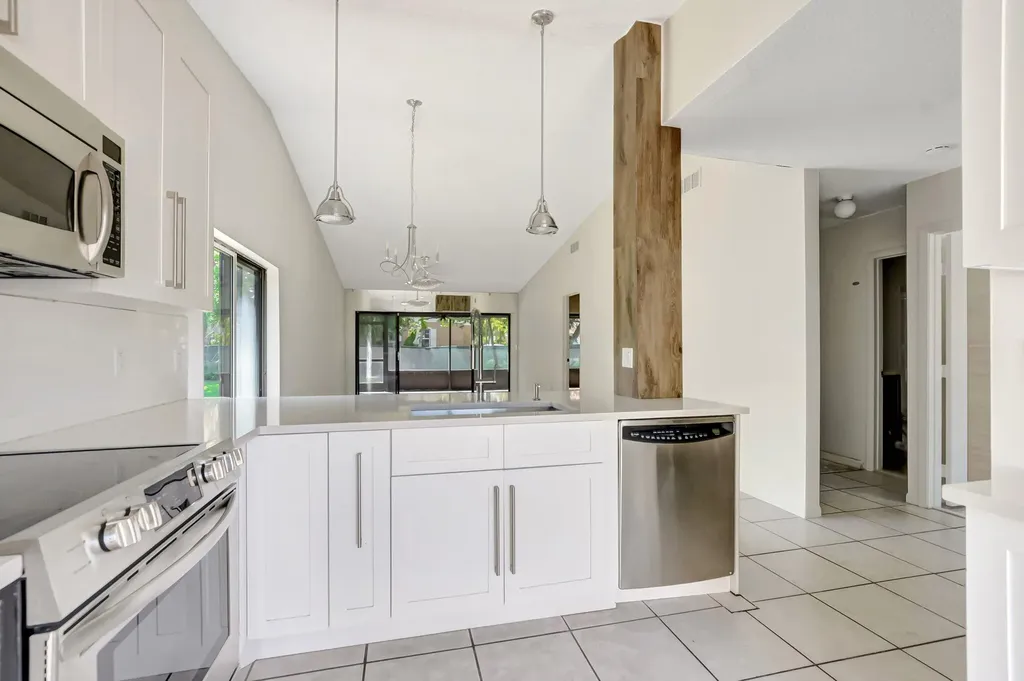 10323 W Boca Bend W Boca Raton FL 33428