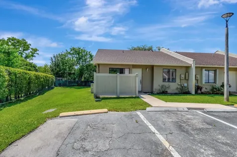 10323 W Boca Bend W Boca Raton FL 33428