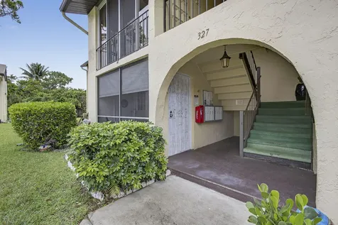 327 Pine Ridge Circle Greenacres FL 33463