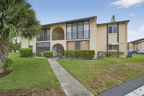 327 Pine Ridge Circle Greenacres FL 33463