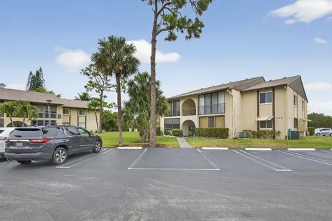 327 Pine Ridge Circle Greenacres FL 33463