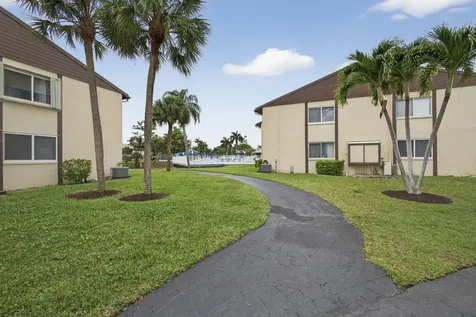 327 Pine Ridge Circle Greenacres FL 33463