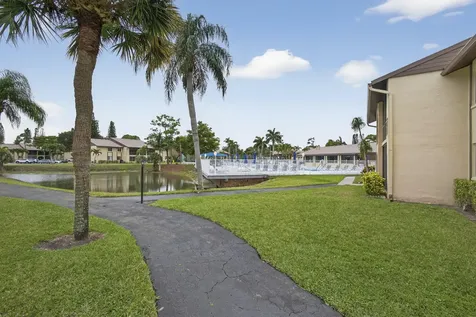 327 Pine Ridge Circle Greenacres FL 33463