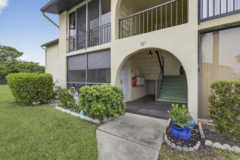 327 Pine Ridge Circle Greenacres FL 33463