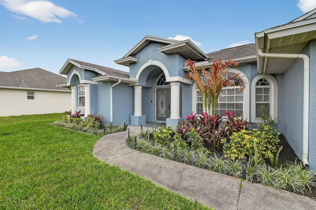 1887 SW Hilola Lane Port St Lucie FL 34953