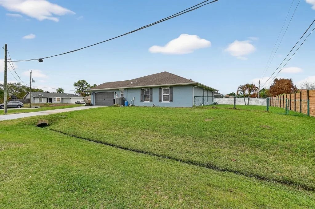 1887 SW Hilola Lane Port St Lucie FL 34953