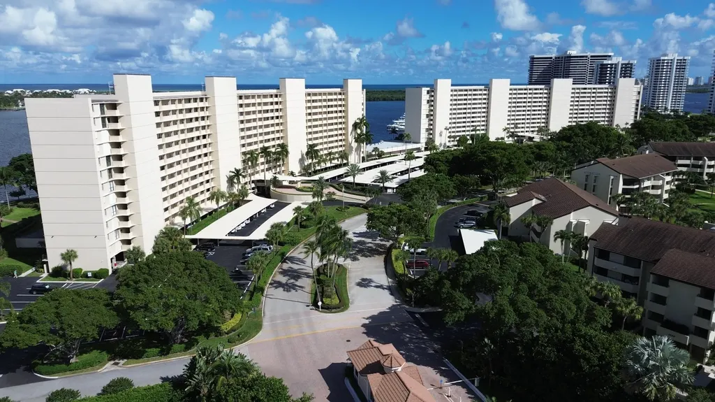 130 Lakeshore Drive North Palm Beach FL 33408