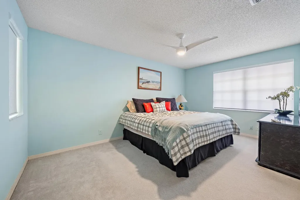 18 Windsor Lane Palm Beach Gardens FL 33418