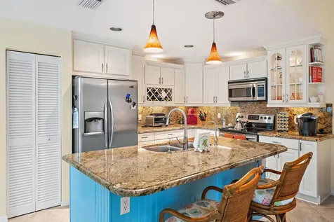 18 Windsor Lane Palm Beach Gardens FL 33418