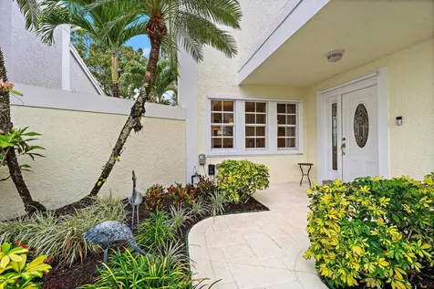 18 Windsor Lane Palm Beach Gardens FL 33418