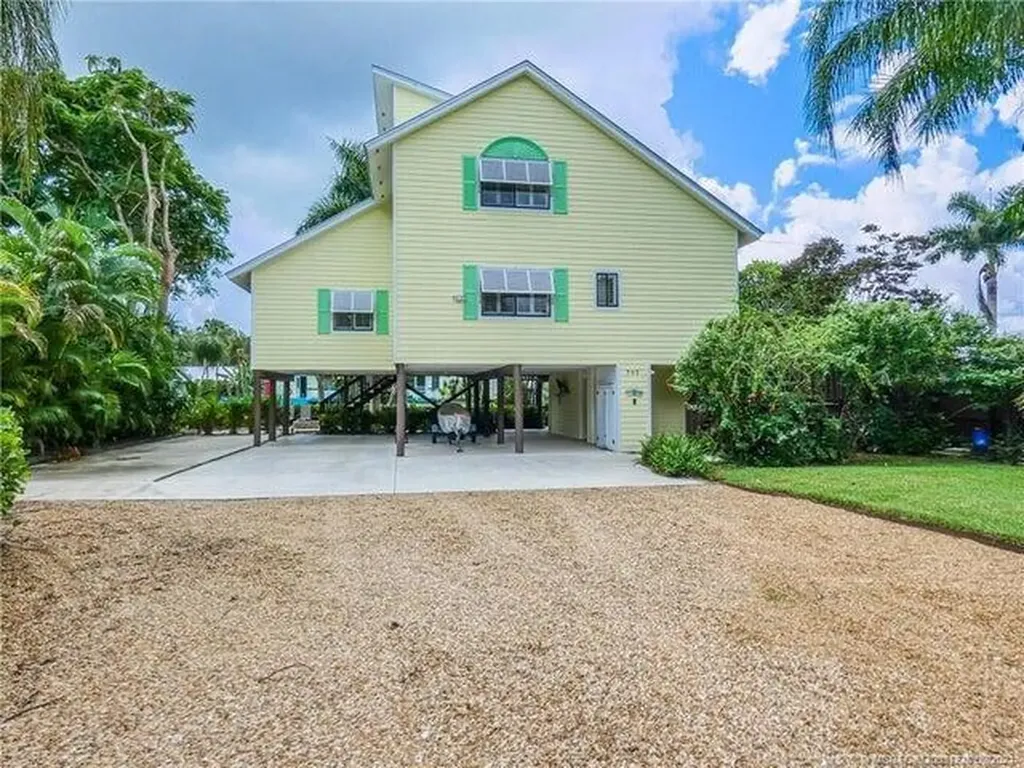 765 SW Rustic Circle Stuart FL 34997