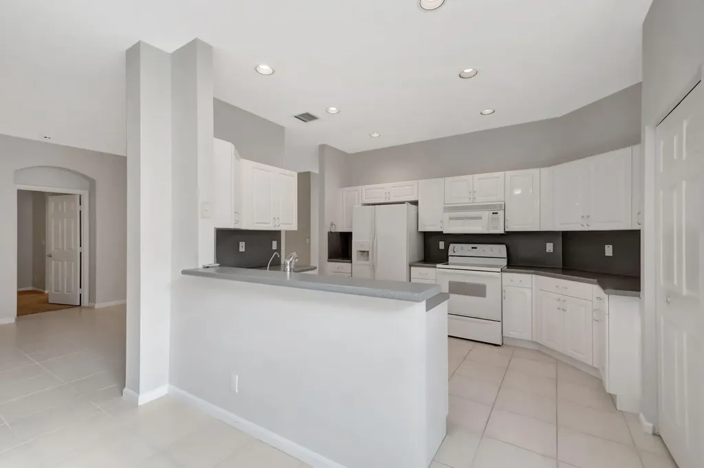 5916 Seashell Terrace Boynton Beach FL 33437