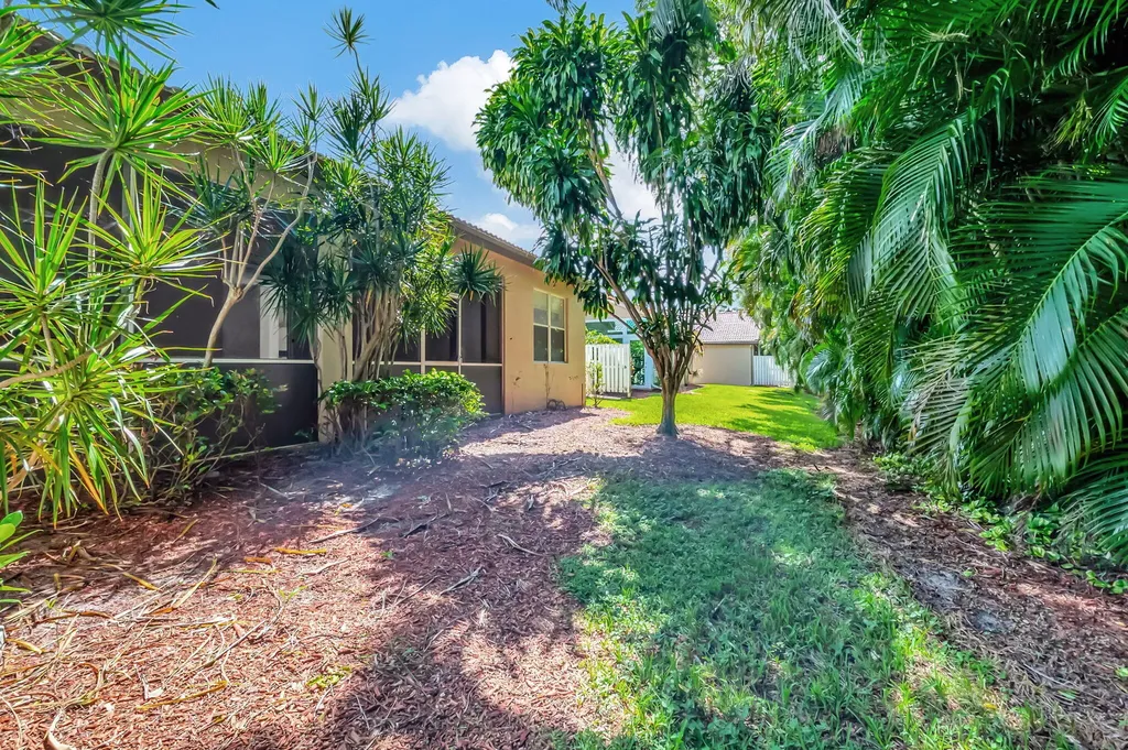 5916 Seashell Terrace Boynton Beach FL 33437
