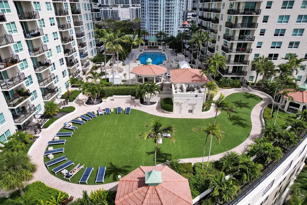 600 W Las Olas Boulevard Fort Lauderdale FL 33312
