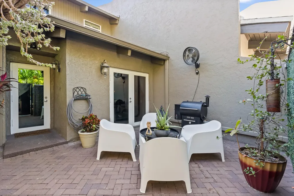 228 NE 16th Terrace Fort Lauderdale FL 33301