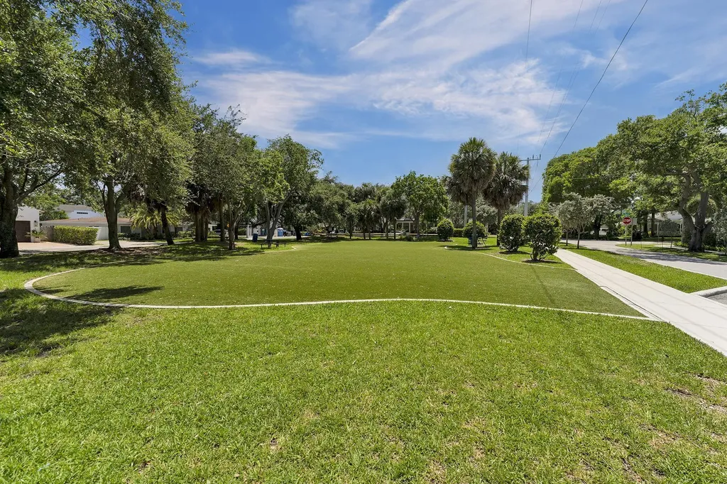 805 SE 10th Street Fort Lauderdale FL 33316
