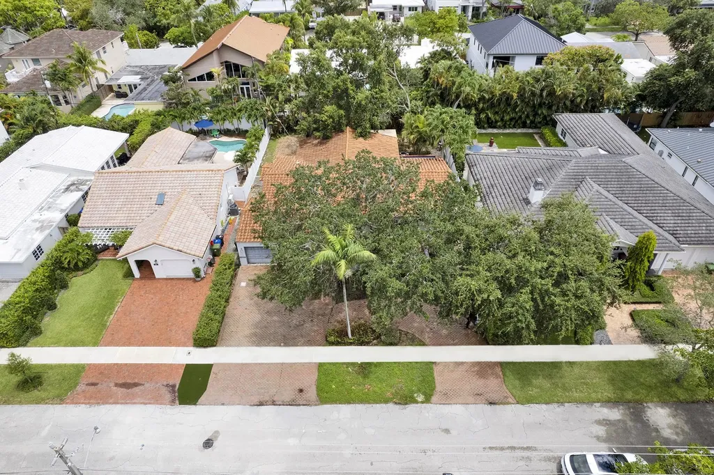 805 SE 10th Street Fort Lauderdale FL 33316