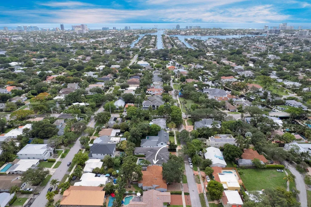 805 SE 10th Street Fort Lauderdale FL 33316