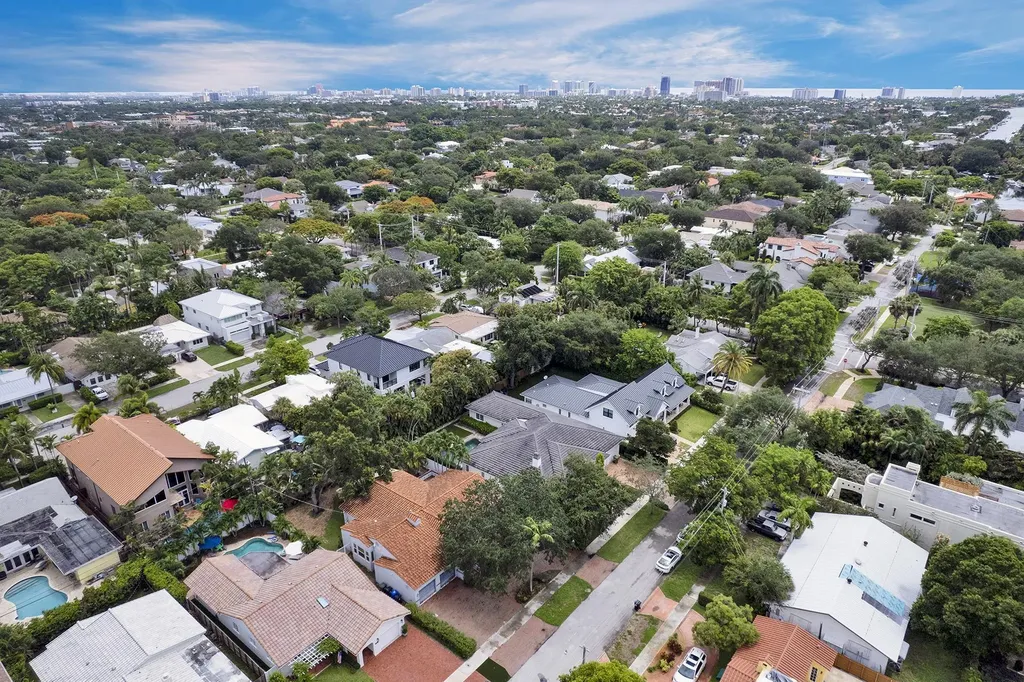 805 SE 10th Street Fort Lauderdale FL 33316